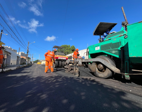 Rua no Antares é contemplada com obras de pavimentação
