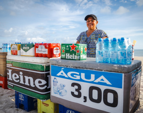 Abertura do Verão movimenta economia e anima vendedores ambulantes