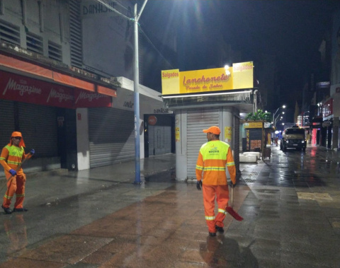 Autarquia de Limpeza Urbana higieniza ruas do Centro de Maceió