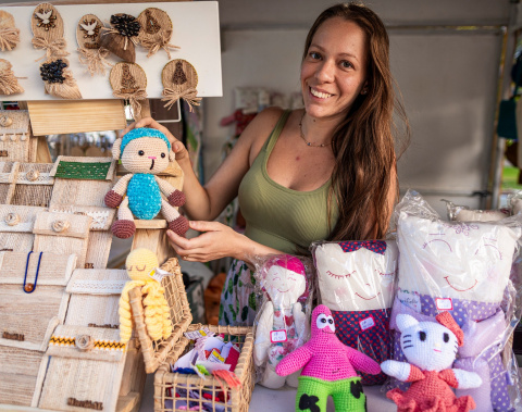 Vila de Carnaval: Grupos de economia solidária ganham visibilidade e reforçam renda