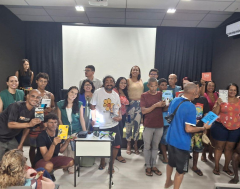 Projeto incentiva leitura e promove cidadania a pessoas em situação de rua