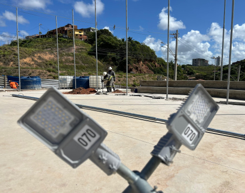 Prefeitura revitaliza áreas de convívio de grotas em Maceió e amplia rede de iluminação pública