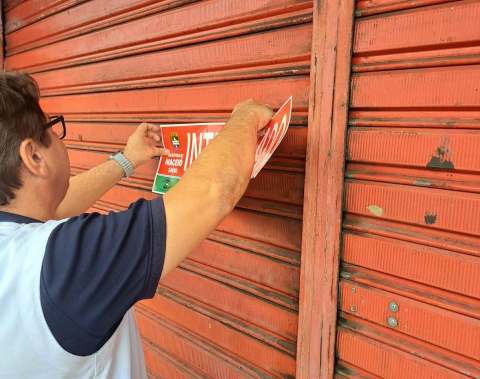 Vigilância Sanitária interdita farmácia em Chã de Bebedouro