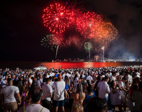 Alegria e muita música marcam celebrações da virada de ano no Benedito Bentes e na orla