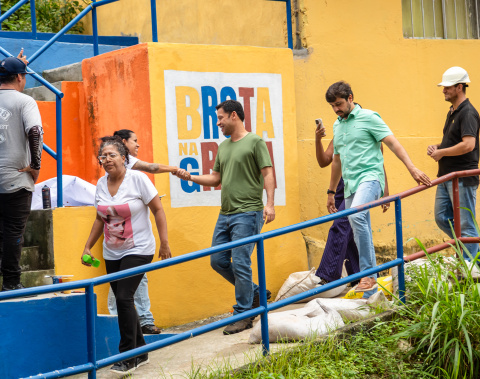 Vice-prefeito e titular da Seminfra vistoria obra de contenção e melhorias na Grota do Aterro