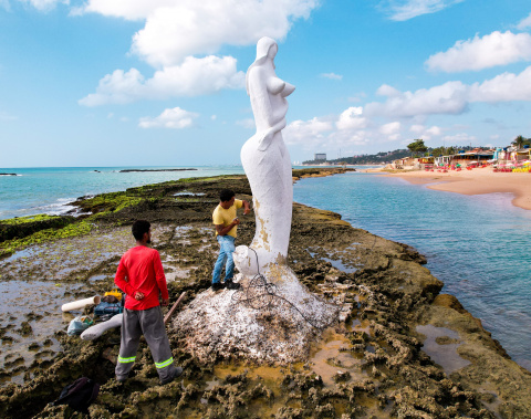 Prefeitura inicia obra de revitalização da estátua da Sereia, ícone de uma das mais belas praias de Alagoas