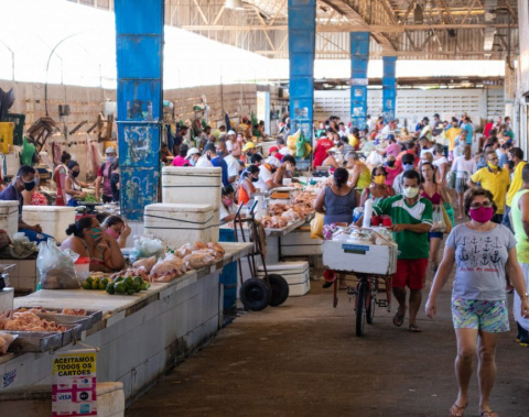 Shoppings populares, mercados públicos e feiras livres abrem nesta quarta-feira (20)