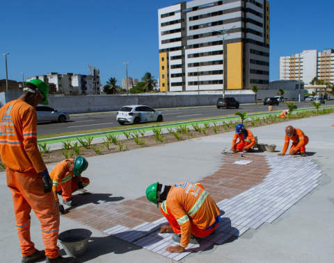 Obras de urbanização do Renasce Salgadinho avançam na Praia da Avenida