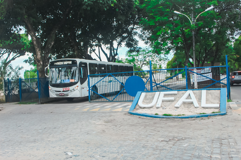 Cerca de 11 linhas garantem o deslocamento da população ao Campus da Ufal em Maceió. Foto: Evinho Silva/Ascom SMTT