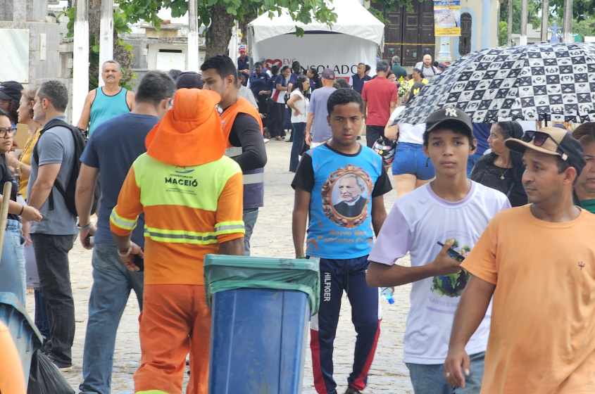 Serviços de manutenção garantiram conforto aos visitantes. Foto: Beto Macário/Secom Maceió