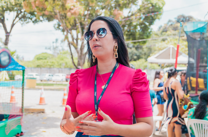 Michelly Amâncio explicou os procedimentos para solicitar mais embarques. Foto: Joyce Juliana/Ascom SMTT