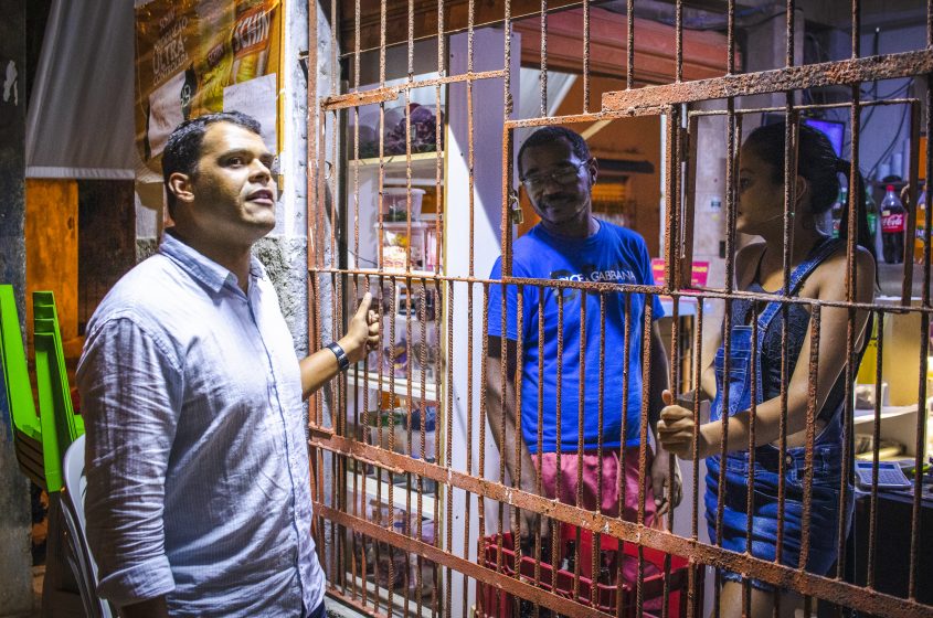 Superintendente João Folha acompanha mutirão para acolher demanda das comunidades. Foto: Matheus Alves/Ascom Sima