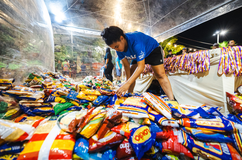 Cerca de 3 toneladas de alimentos foram arrecadados durante a primeira etapa. Foto: Jonathan Lins/Secom Maceió.