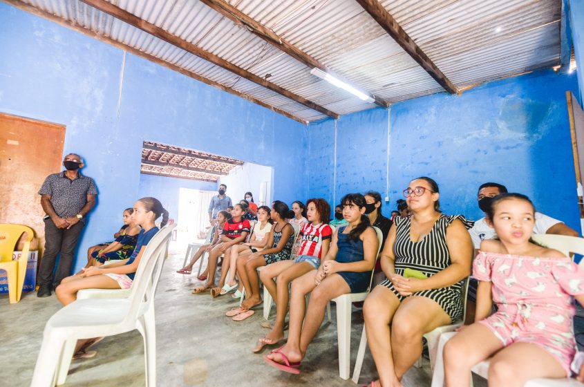 Ação contou com a participação de crianças e adultos da comunidade. Foto: Gabriel Moreira/Secom Maceió.