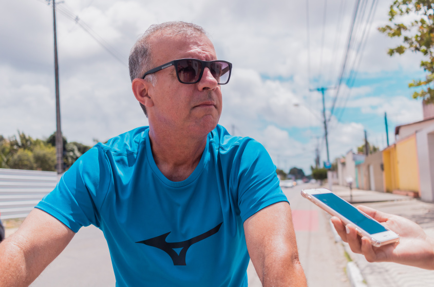 Jean Toscano é morador da região e utiliza a bicicleta para se deslocar. Foto: Joyce Juliana/Ascom SMTT