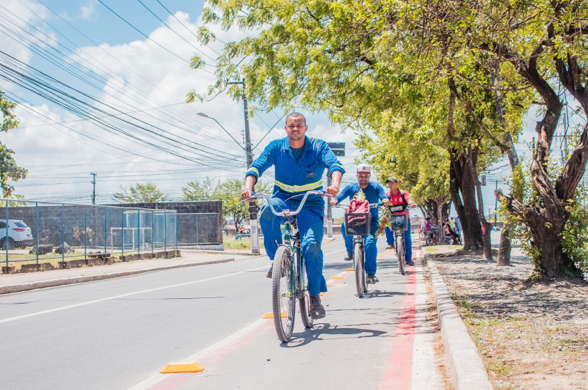 Ciclistas passam a dispor de maior segurança no deslocamento. Foto: Evinho Silva/Ascom SMTT
