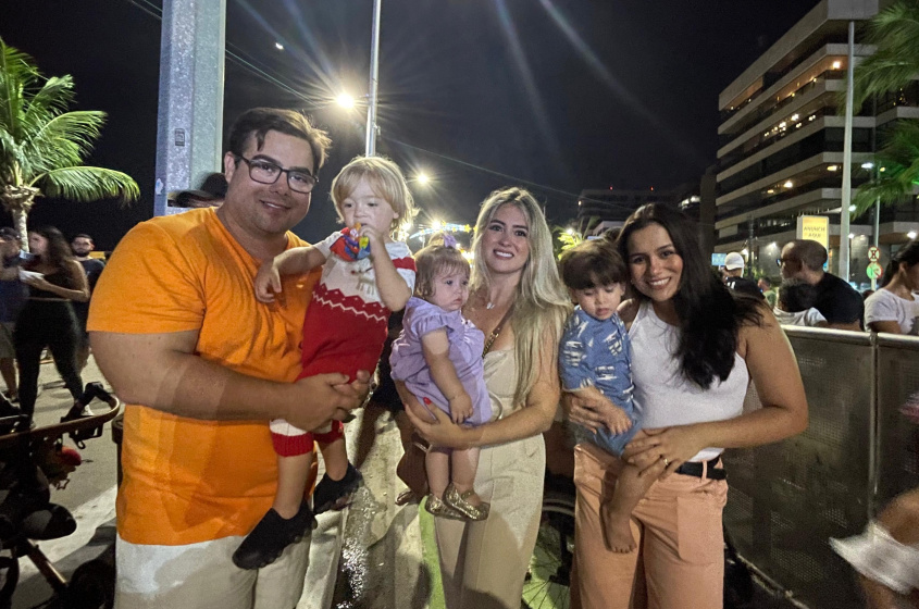 Andressa Loureiro junto da família e amigos. Foto: Ascom FMAC