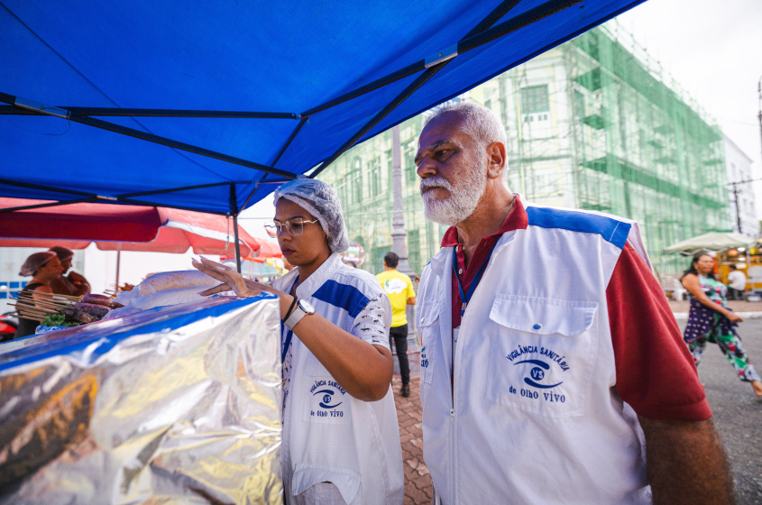 Foliões devem observar a qualidade do óleo de frituras e o famoso "churrasquinho". Foto: Jonathan Lins/Secom Maceió