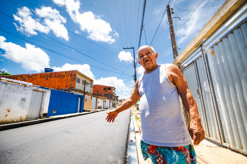 João Damião, que há 15 anos vive no bairro Santa Amélia. Foto: Jonathan Lins/ Secom Maceió.