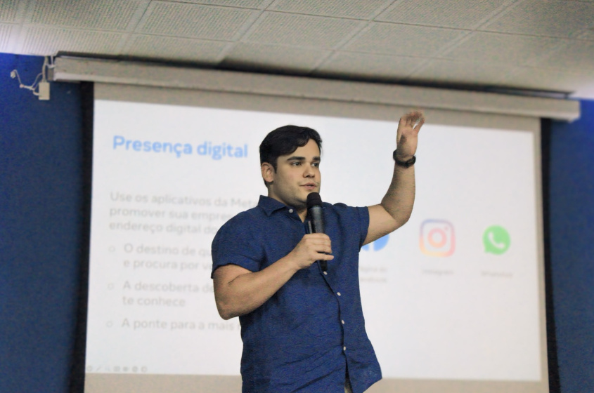Felipe Ventura é instrutor da Meta e atua na área de marketing digital. Foto: Winicius Correia/ Ascom Sedciti