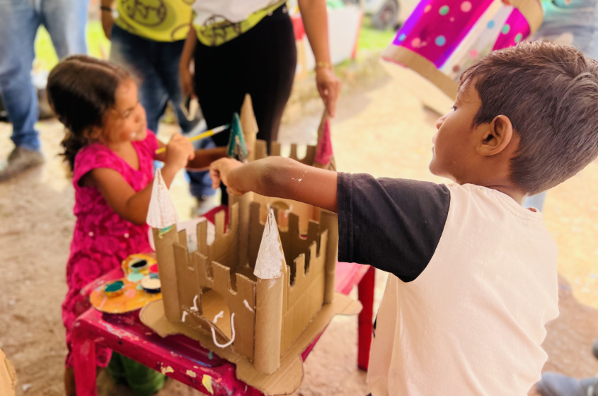 Brinquedos são distribuídos durante a participação da Alurb em projetos itinerantes.  Foto: Cristálya Tavares/Ascom Alurb