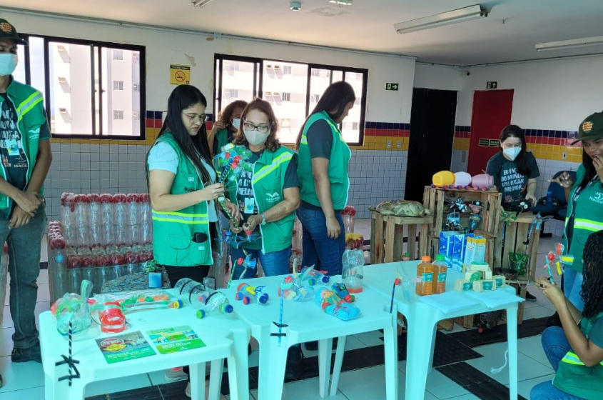 Exposição apresenta brinquedos fabricados com recicláveis. Foto: Ascom Sudes