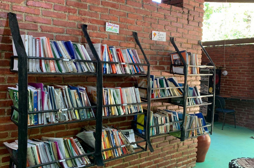 Acervo possui mais de 400 livros. Foto: Ascom Sudes