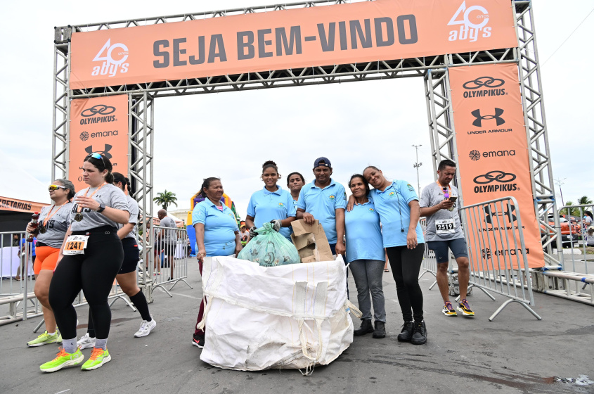 No evento de corrida, garrafas pet e copos plásticos representam o maior volume de recicláveis. Foto: Maivan Fernández/Secom Maceió