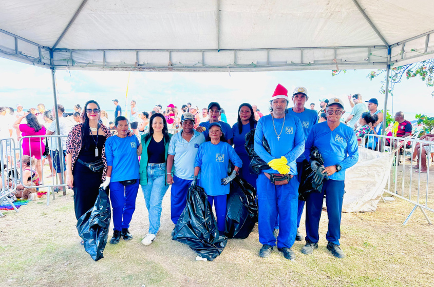 Alurb instalou uma tenda no local para separação dos recicláveis. Foto: Walisson Vieira/Ascom Alurb