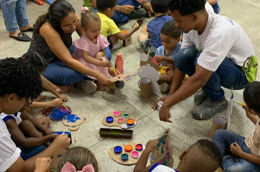 As crianças também foram envolvidas nas ações, com atividades recreativas sustentáveis. Foto: Cristália Tavares/Ascom Alurb