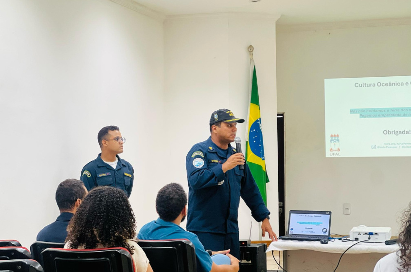 Capitão dos Portos de Alagoas, o Capitão de Fragata Rodrigo Garcia, participou da apresentação. Foto: Crystália Tavares/Ascom Alurb