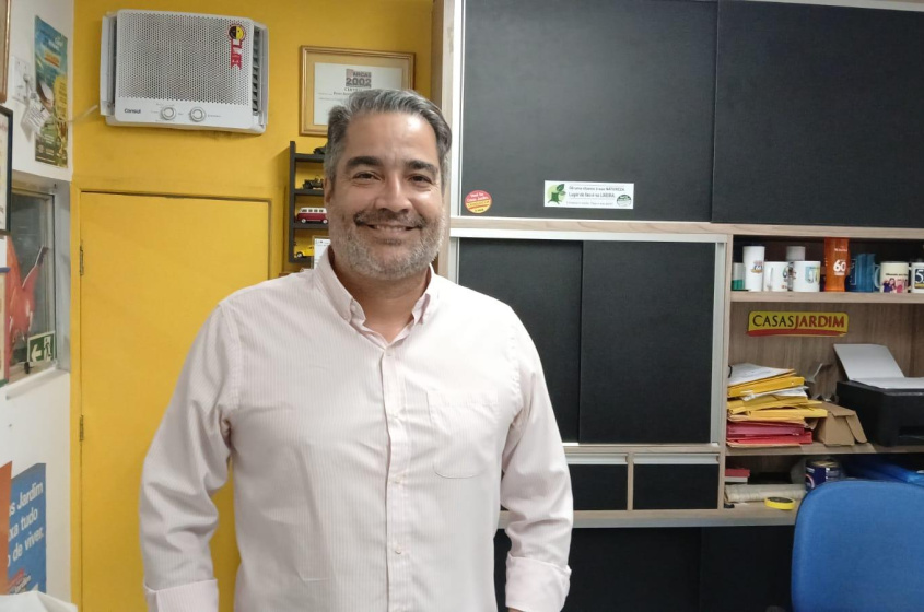 Marcos Silveira, gerente de loja, destacou a importância da ação dos fiscais. Foto: Tháchyna Lorena (estagiária)/Ascom Alurb