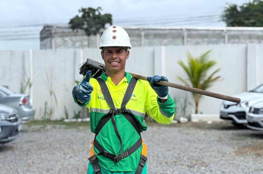 Fora do personagem, Rildomar encara o trabalho com seriedade e amor. Foto: Walisson Vieira/Ascom Alurb