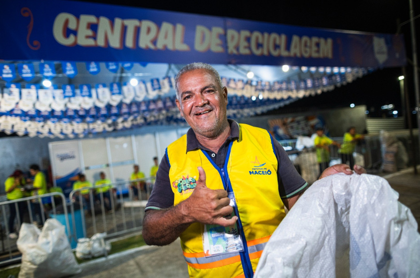 Inscrito no projeto, Pedro garantiu uma renda para sua família. Foto: Alisson Frazão/Secom Maceió