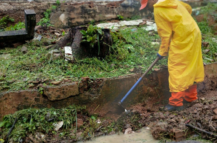 A limpeza dos espaços públicos públicos proporciona mais segurança e qualidade de vida |à população. Foto: Tháchyna Lorena/Ascom Alurb