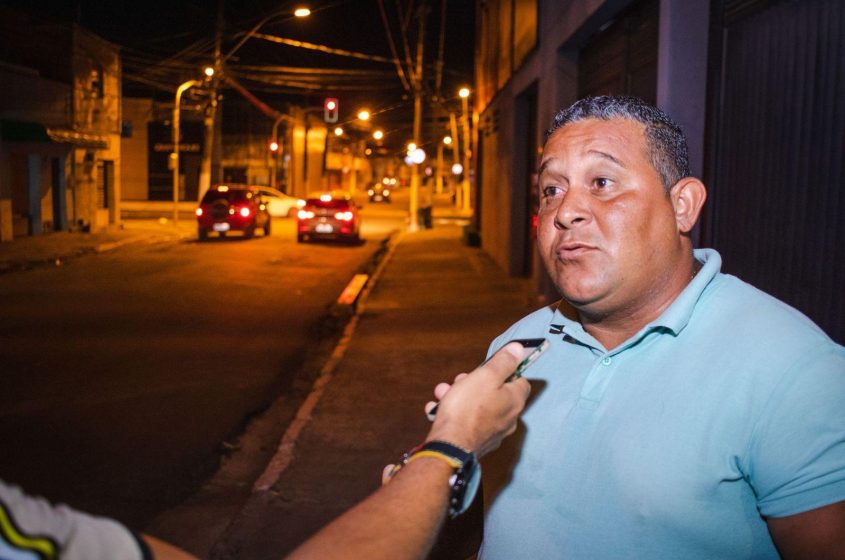 Líder comunitário acompanhou parte do mutirão e elogiou agilidade no atendimento da solicitação. Foto: Matheus Alves / Ascom Sima