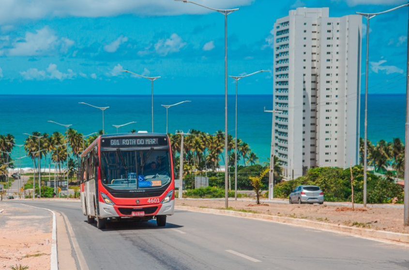 A Rota do Mar agilizou o deslocamento entre a parte alta e o litoral. Foto: Secom Maceió