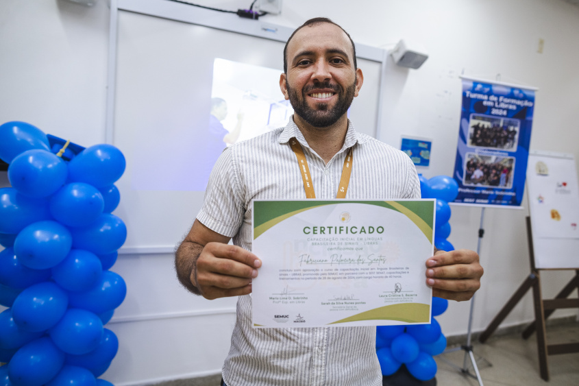 Fabriciano Palmeira compartilha aprendizado com filha de cinco anos. Foto: Allison Frazão/ Secom Maceió