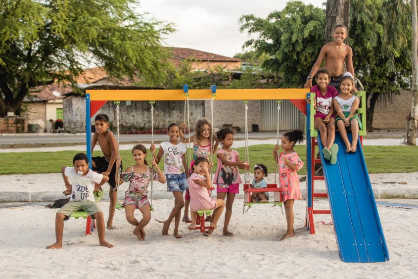 Crianças estão contando com equipamentos novinhos para brincar diariamente. Foto: Edvan Ferreira / Secom Maceió