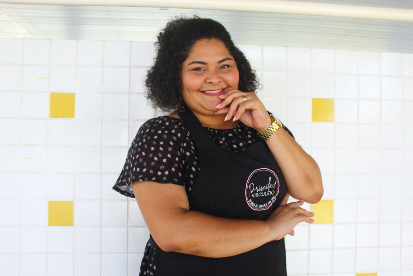 Priscila Virgulino trabalha com nail design (arte em unhas) há cinco anos e participou da Feira. Foto: Jamerson Soares/Ascom Semed