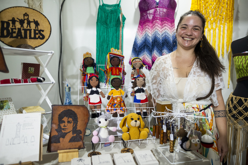 Para Anita Rocha, feira também é uma forma de trocas culturais. Foto: Allison Frazão/ Secom Maceió