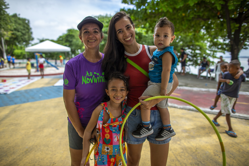 Alane Marques levou os filhos para se divertirem na gincana. Foto: Alisson Frazão/ Secom Maceió