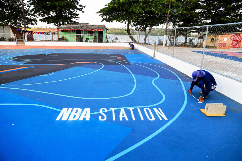 Quadra de basquete foi construída pela liga norte-americana e beneficiará população do bairro. Foto: Ailton Cruz (Cortesia)