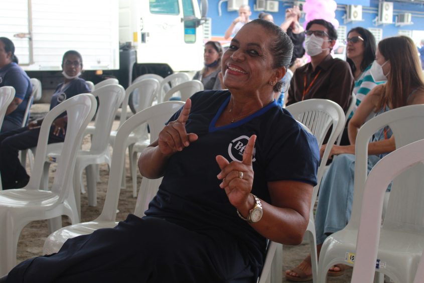 Maria do Carmo trabalha no setor de Serviços Gerais na Semed e comemorou a realização do evento. Foto: Jamerson Soares (estagiário)/Ascom Semed