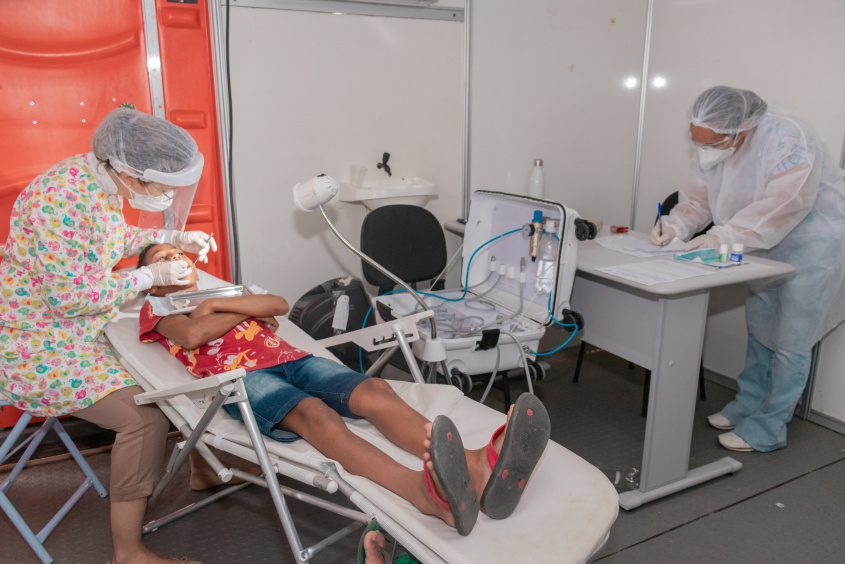 Pacientes recebem avaliação clínica, orientações em saúde bucal, escovação supervisionada e outros serviços. Foto: Victor Vercant/Ascom SMS