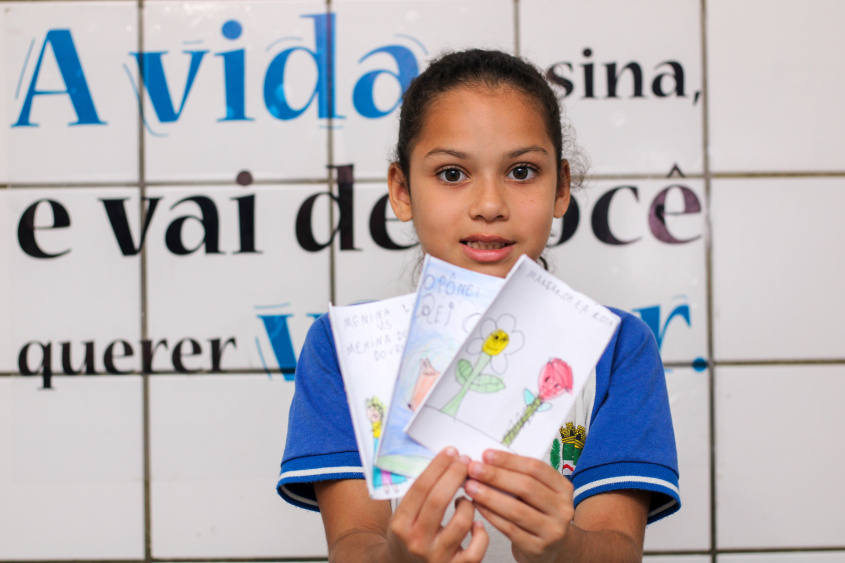Estudante Lorrany Tiffany ganha prêmio literário na categoria conto. Foto: Thony Nunes/Ascom Semed