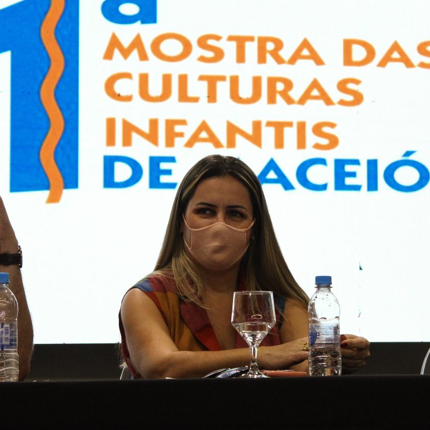 Patrícia Siqueira falou da importância da premiação para a valorização das professoras. Foto: Luan Oliveira/Ascom Semed