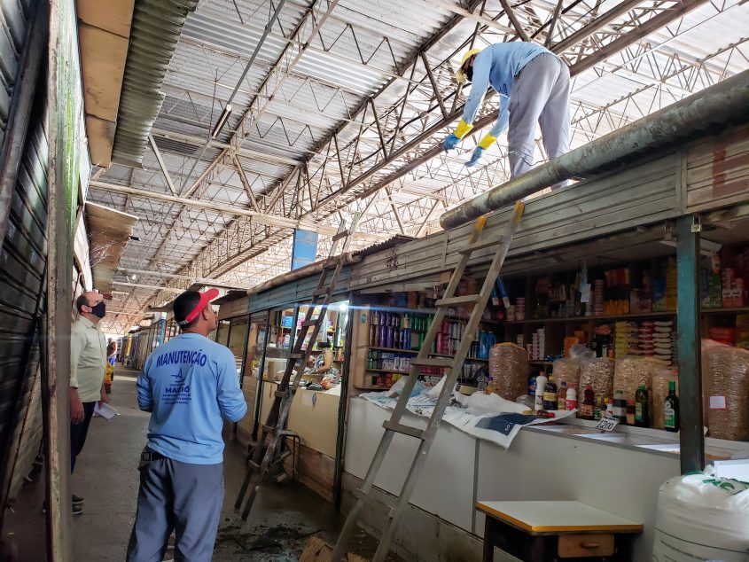 Diretoria de Abastecimento realizou vistoria dos reparos realizados no local. Foto: Tatiane Gomes/Ascom Semtabes