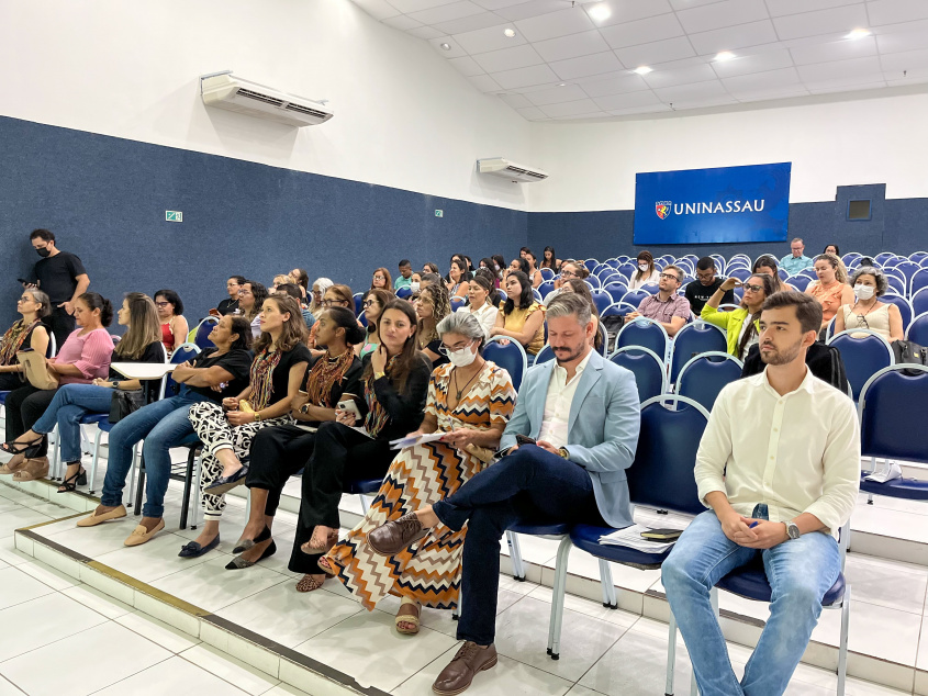 Evento foi realizado pela Secretaria Municipal de Saúde e reuniu representantes do poder público municipal (Foto: Tatiane Gomes/Ascom Semtabes)
