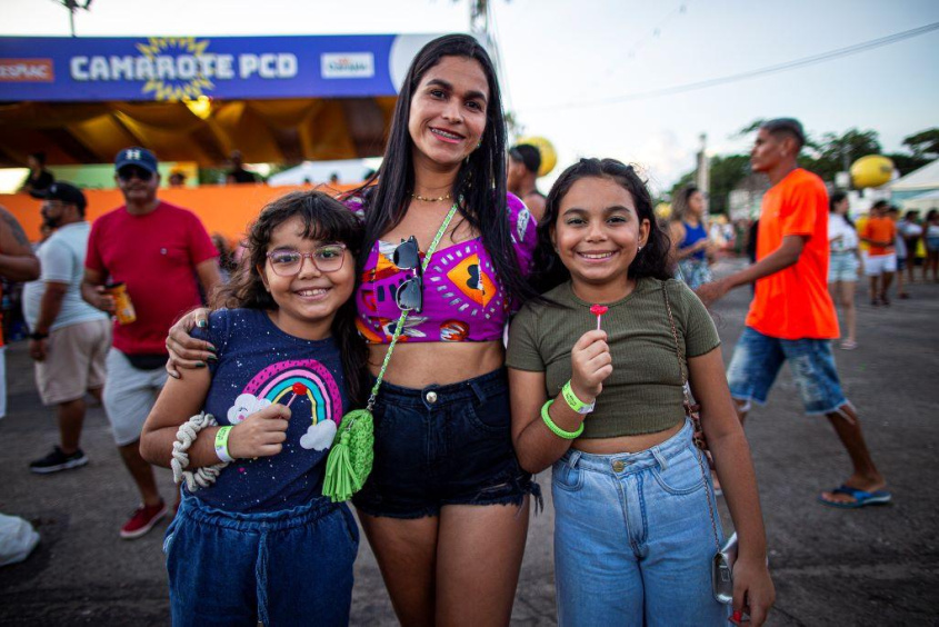 Sirleide Santos aproveitou o festival com a família. Foto: Alisson Frazão/Secom Maceió